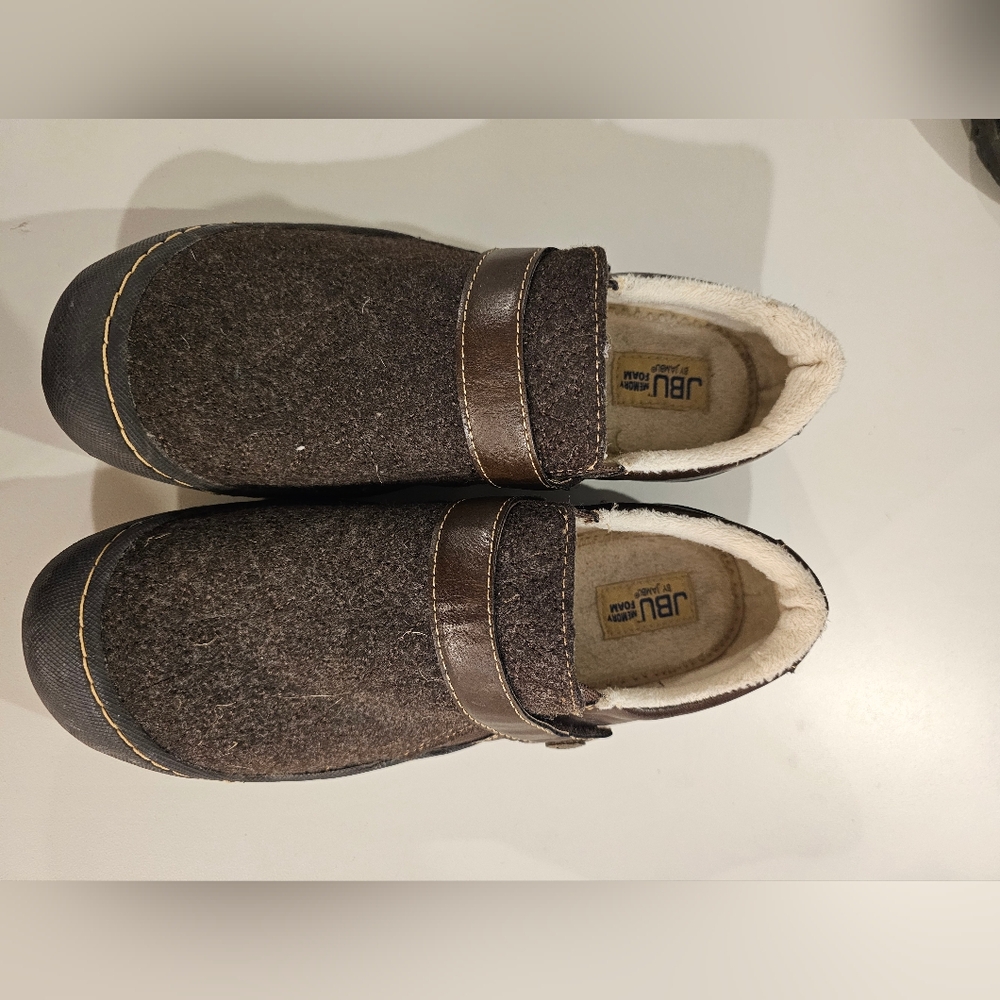 Jbu Womans Blakely Memory Foam Size 9m Brown Slip… - image 1